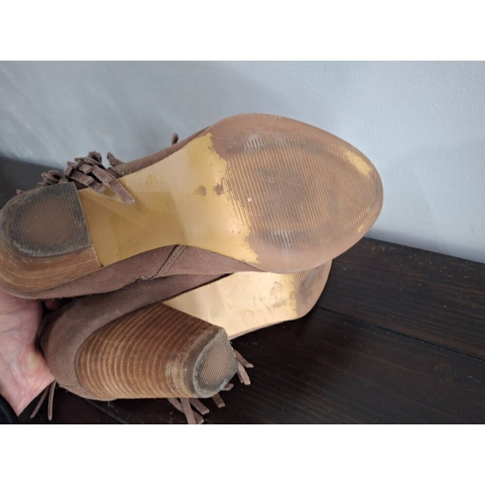 Steve Madden Cian TaupeSuede Fringe Cowboy Booties/Pre-owned, Sz. 8.5M - Picture 7 of 9
